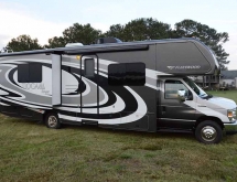 32 ft Tioga Motorhome Rental