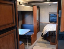 32 ft Tioga Motorhome - Dinette